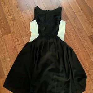 Beautiful Vince Camuto dress -barely worn.
